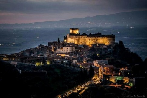 Sermoneta di notte